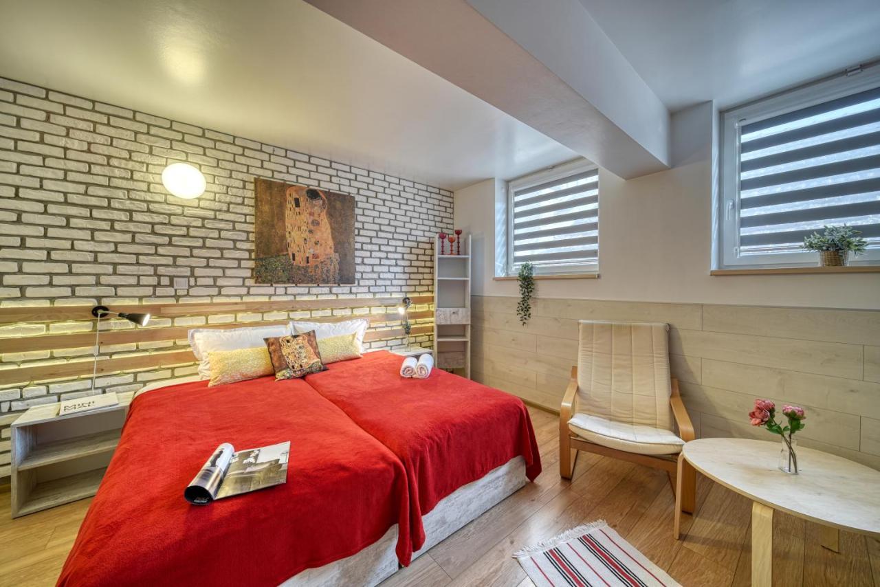 Fox Rooms Aparthotel Stara Zagora Esterno foto